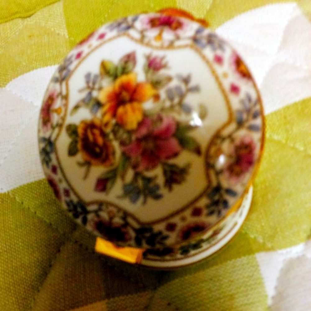 China Craft Trinket Box
